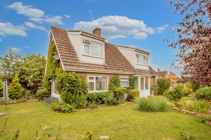 3 Bedroom Chalet For Sale In School Road, Heacham, PE31