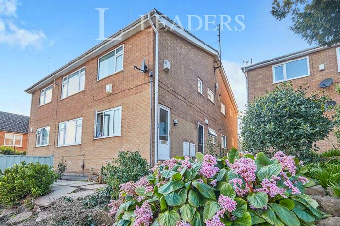 2 Bedroom Maisonette To Rent In Churchmoor Court, NG5