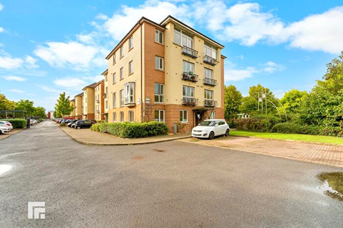 2 Bedroom Apartment For Sale In Vellacott Close, Cardiff, CF10