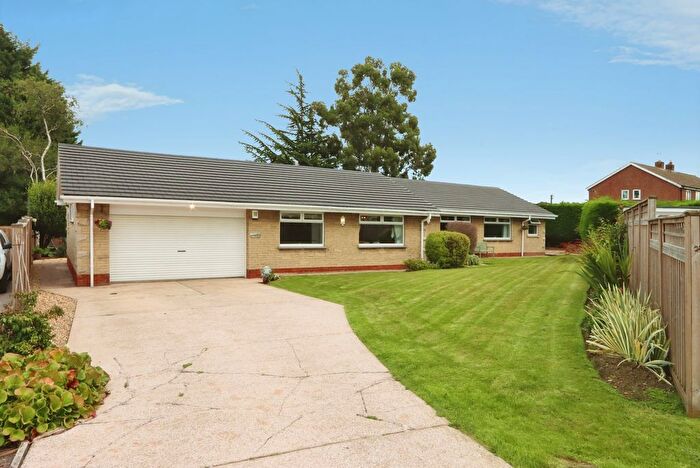 3 Bedroom Bungalow For Sale In Lingodell Close, Laughton, Sheffield, South Yorkshire, S25