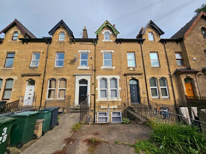 1 Bedroom Flat To Rent In Oakroyd Terrace, North Avenue, Bradford, BD8