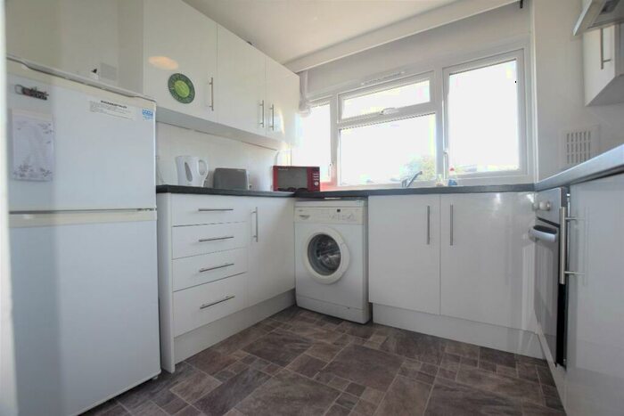 3 Bedroom Flat To Rent In Bedroom Student Home - Hawe Close, Ukc, CT2