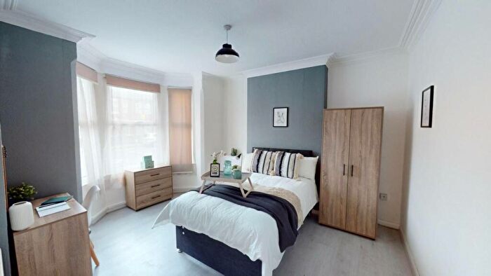 6 Bedroom House To Rent In Queens Road, Beeston, Nottingham, NG9