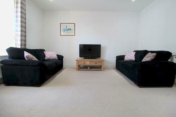 2 Bedroom Flat To Rent In Ashley Lodge, Aberdeen, AB10