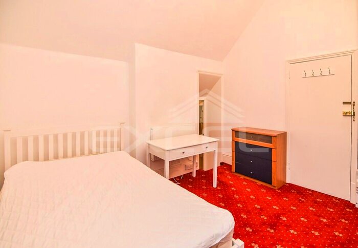 2 Bedroom Apartment To Rent In Upper Park Road, Hampstead, London, NW3