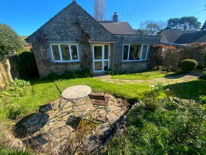 4 Bedroom Bungalow To Rent In Battlemead, Corfe Castle, BH20