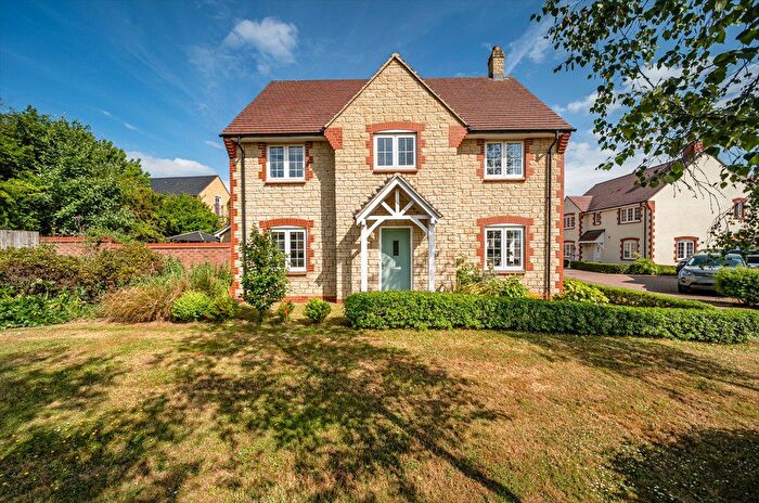 4 Bedroom Detached House To Rent In Corallian Drive, Faringdon, SN7