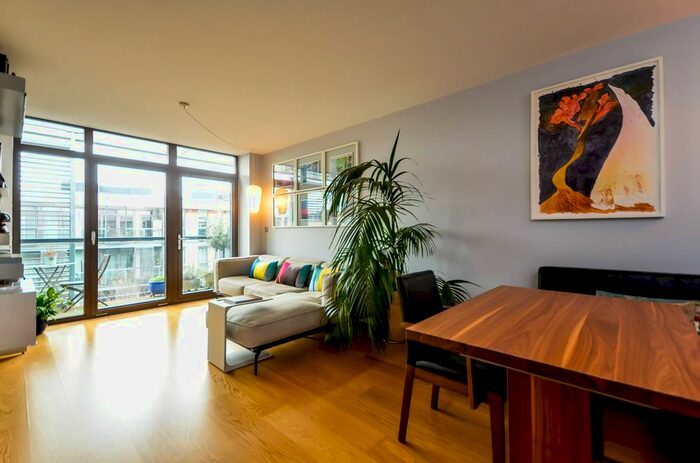 2 Bedroom Flat To Rent In Union Park, Greenwich, London, SE10