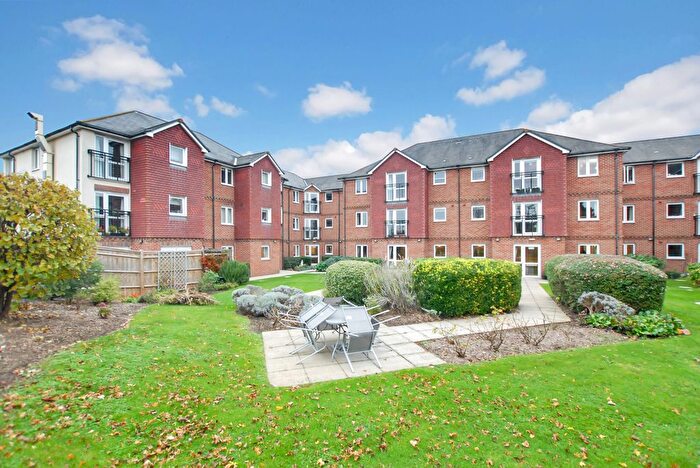 1 Bedroom Flat For Sale In Stanley Road, Cheriton, CT19