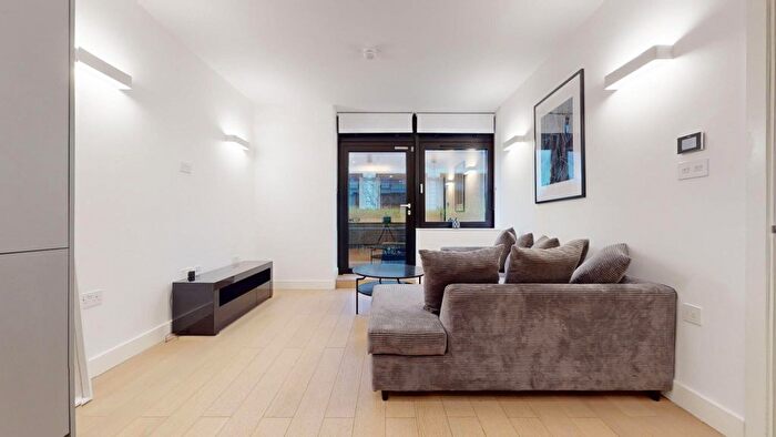 1 Bedroom Flat To Rent In New Horizons Court, Brentford, TW8