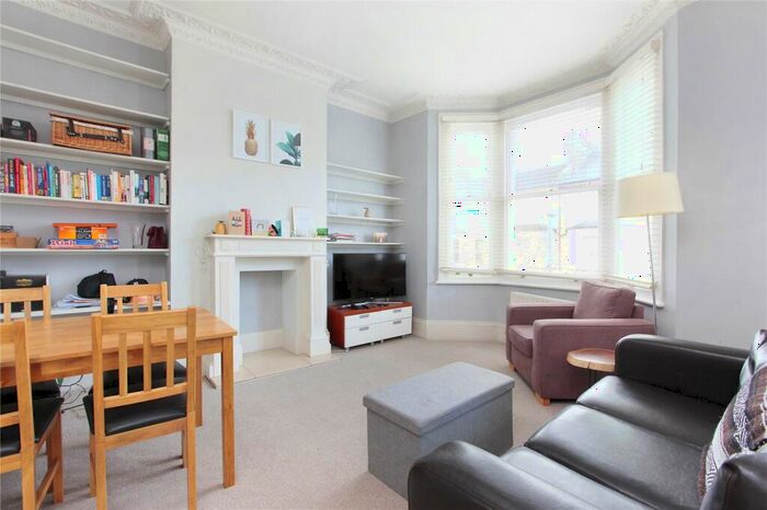 1 Bedroom Flat To Rent In Lindore Road, Battersea, London, SW11