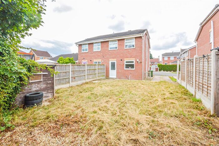 3 Bedroom Property For Sale In Greentop, New Crofton, Wakefield, WF4