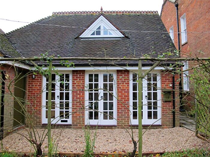 1 Bedroom Detached House To Rent In East Street, Thame, Oxfordshire, OX9