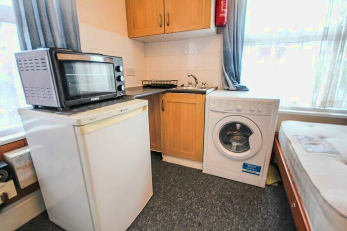 1 Bedroom Property To Rent In Queens Park Gardens, Bournemouth, BH8