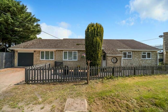 3 Bedroom Detached Bungalow For Sale In Wheatley, Oxfordshire, OX33