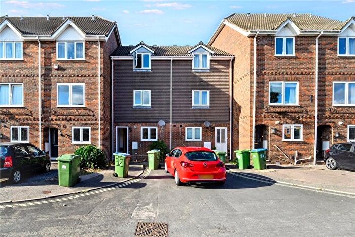 4 Bedroom Terraced House For Sale In Berkeley Close, Southampton, Hampshire, SO15