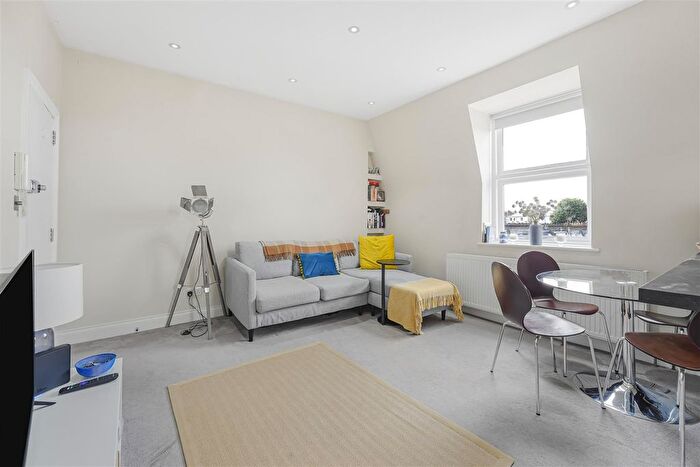 1 Bedroom Flat For Sale In Fulham Park Gardens, Parsons Green, SW6