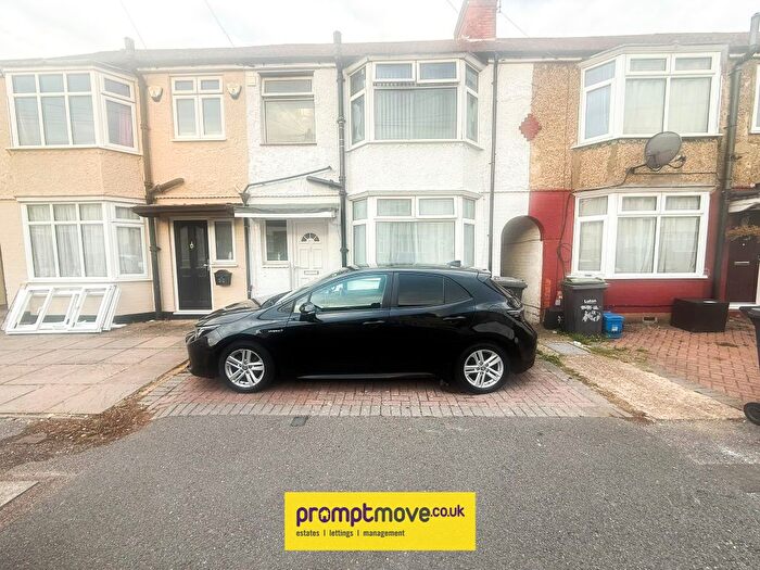 3 Bedroom Property To Rent In Shelley Road, Luton, LU4