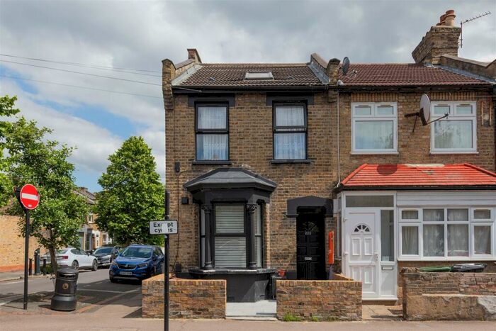 2 Bedroom Flat To Rent In Odessa Road, Forest Gate, E7