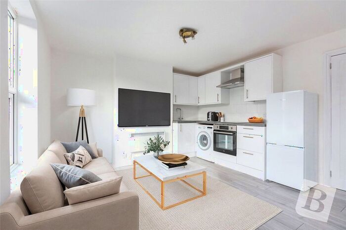 2 Bedroom Maisonette To Rent In Barrack Street, Colchester, Essex, CO1