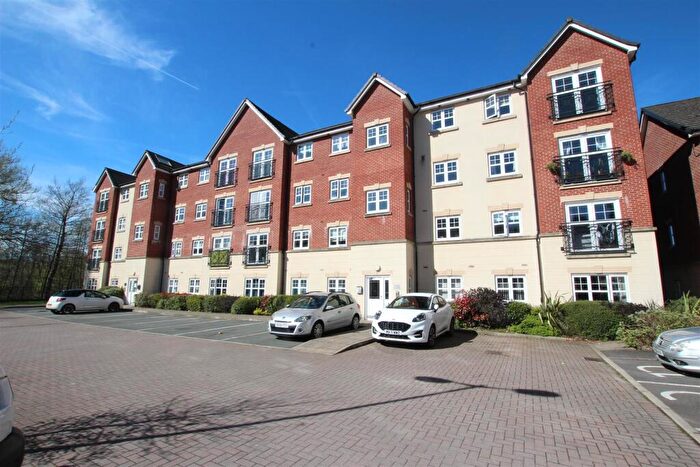 2 Bedroom Apartment To Rent In Astley Brook Close, Bolton, BL1