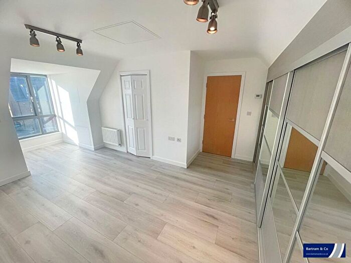 4 Bedroom Semi-Detached House To Rent In Fen Street, Brooklands, MK10