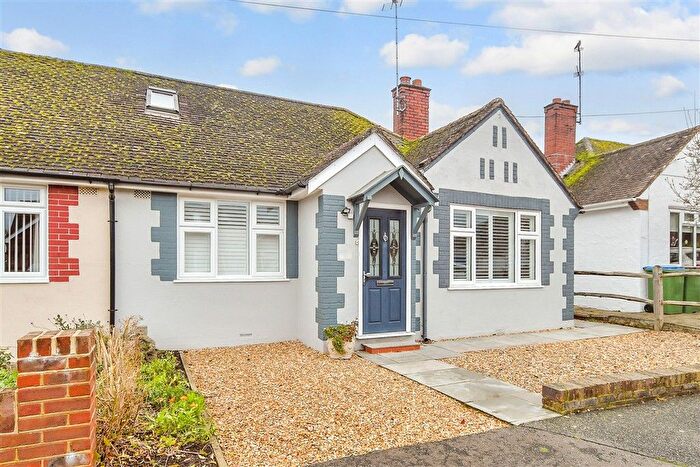 3 Bedroom Semi Detached Bungalow For Sale In Highlands Avenue, Horsham, West Sussex, RH13