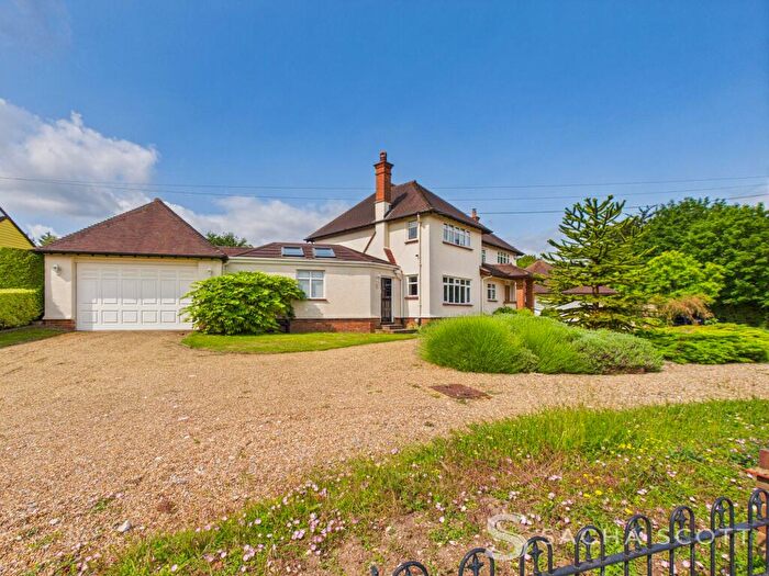 5 Bedroom Detached House For Sale In Higher Drive, Banstead, SM7