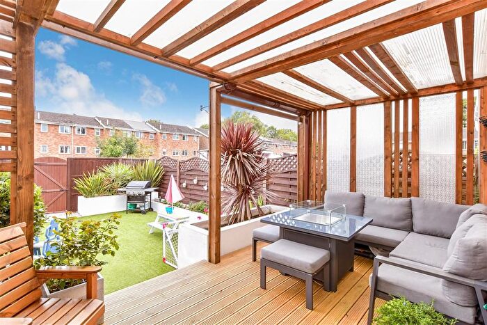 3 Bedroom Terraced House For Sale In Brook Lane, Snodland, Kent, ME6