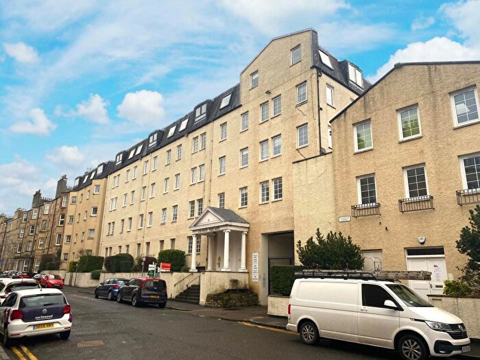 2 Bedroom Flat To Rent In Caledonian Crescent, Edinburgh, EH11