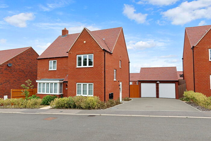 5 Bedroom Detached House For Sale In Longdon Crescent, Banbury, OX16