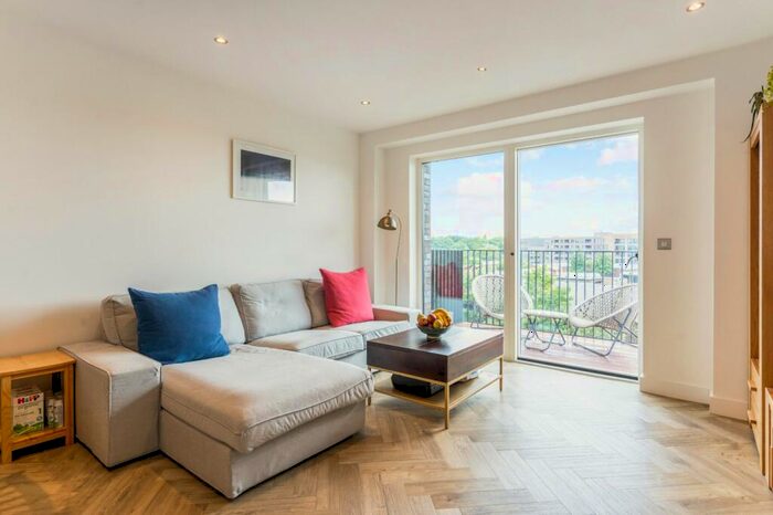 2 Bedroom Apartment To Rent In Halo Court, Rookwood Way, London, E3