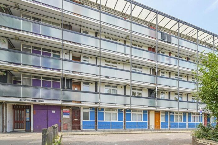 3 Bedroom Flat To Rent In Manchester Road, , Canary Wharf, London, E14