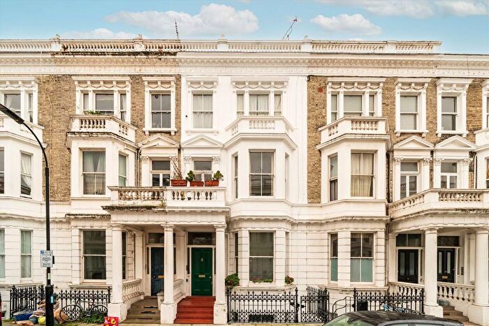 3 Bedroom Maisonette For Sale In Perham Road, West Kensington, W14