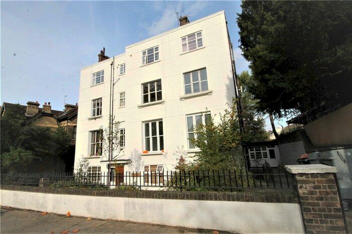 2 Bedroom Flat To Rent In Spencer Park, London, SW18