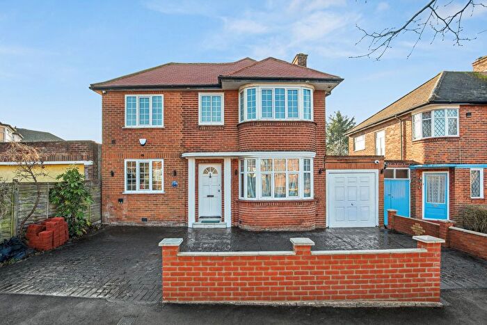 4 Bedroom Property To Rent In Wemborough Road, Stanmore, HA7