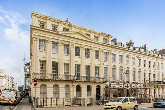 1 Bedroom Flat For Sale In Oriental Place, BN1