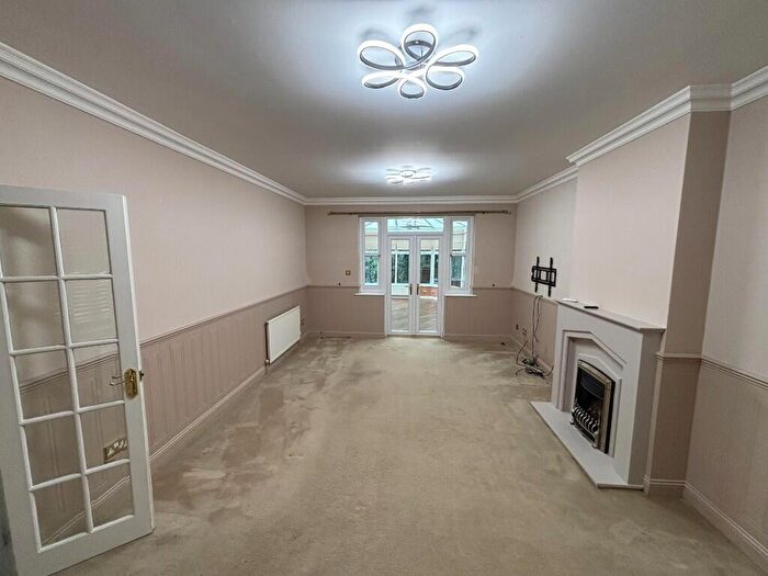 5 Bedroom Detached House To Rent In Glencrofts, Hockley, Essex, SS5