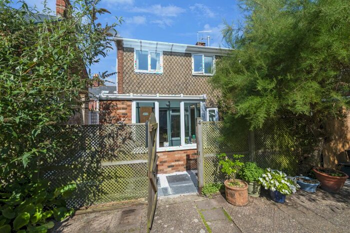 3 Bedroom Semi-Detached House To Rent In Wareham Town Centre, BH20