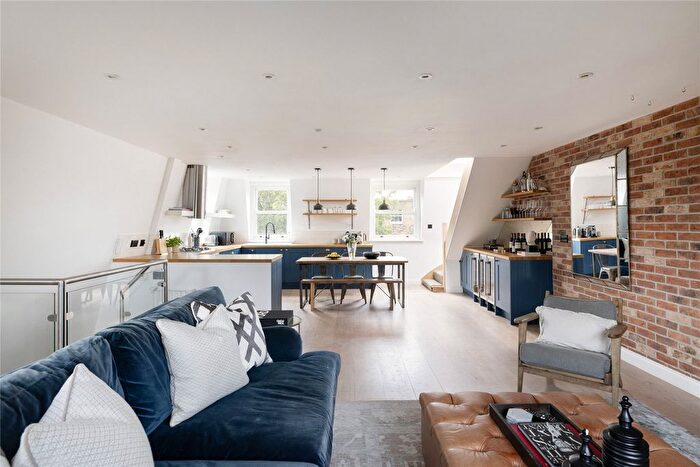 2 Bedroom Flat For Sale In Aldridge Road Villas, London, W11