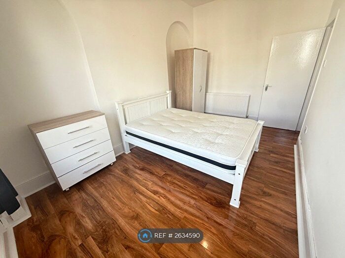 2 Bedroom Flat To Rent In Lewisham Way, New Cross, Deptford, London Bridge, Greenwich Cana, SE14