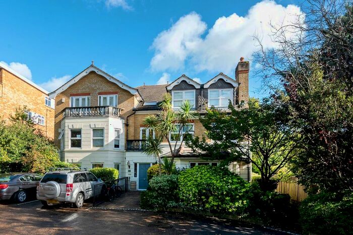 2 Bedroom Flat To Rent In The Downs, Wimbledon, London, SW20