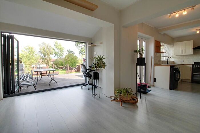 3 Bedroom Semi-Detached House To Rent In Albert Road, Millisons Wood, Coventry, CV5