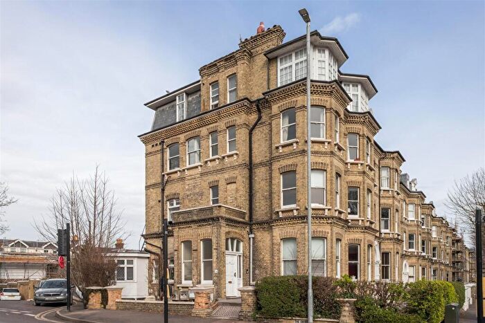2 Bedroom Apartment For Sale In The Drive, Hove, BN3