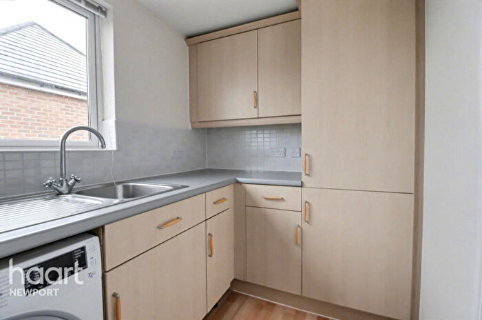 2 Bedroom Apartment For Sale In Golden Mile View, Newport, NP20