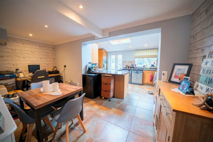 3 Bedroom Terraced House For Sale In Flatholme Road, Netherhall, Leicester, LE5