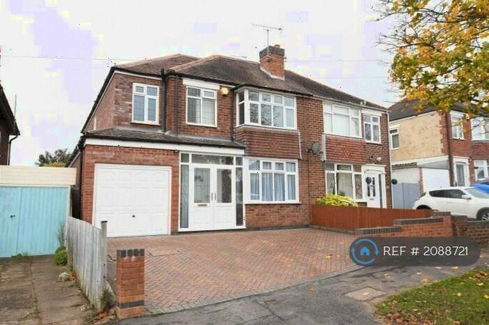 4 Bedroom Semi-Detached House To Rent In Braemar Road, Leamington Spa, CV32