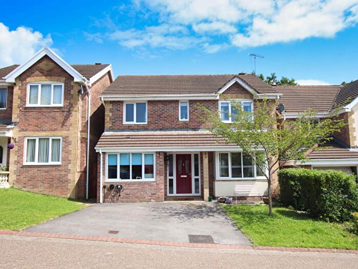 4 Bedroom Detached House For Sale In Willow Close, Beddau, CF38