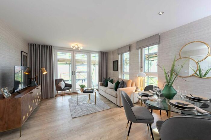 2 Bedroom Flat For Sale In Chieftain Road, Longcross, Chertsey, KT16