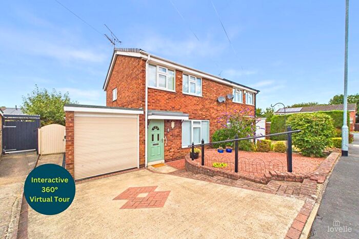 3 Bedroom Semi-Detached House For Sale In Orchard Close, Barton-Upon-Humber, North Lincolnshire, DN18
